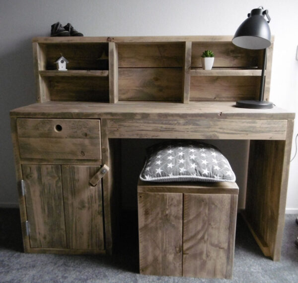Steigerhouten bureau met kastje en lade