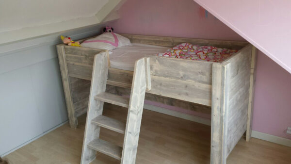 Steigerhouten half hoogslaper basic