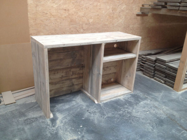 Basic steigerhouten bureau