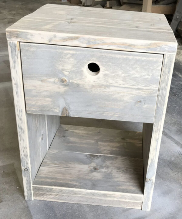 Steigerhouten nachtkastje met 1 lade