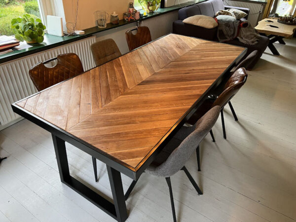 Eiken tafel in Hongaarse punt - Afbeelding 3