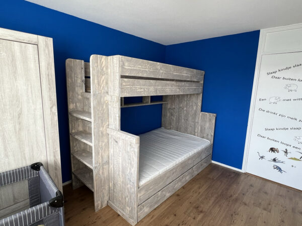 Steigerhouten stapelbed