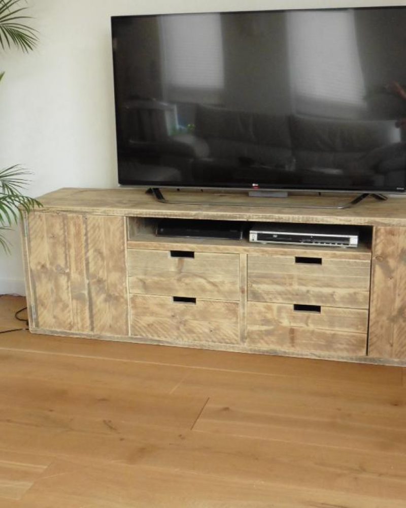 TV lade deur 1